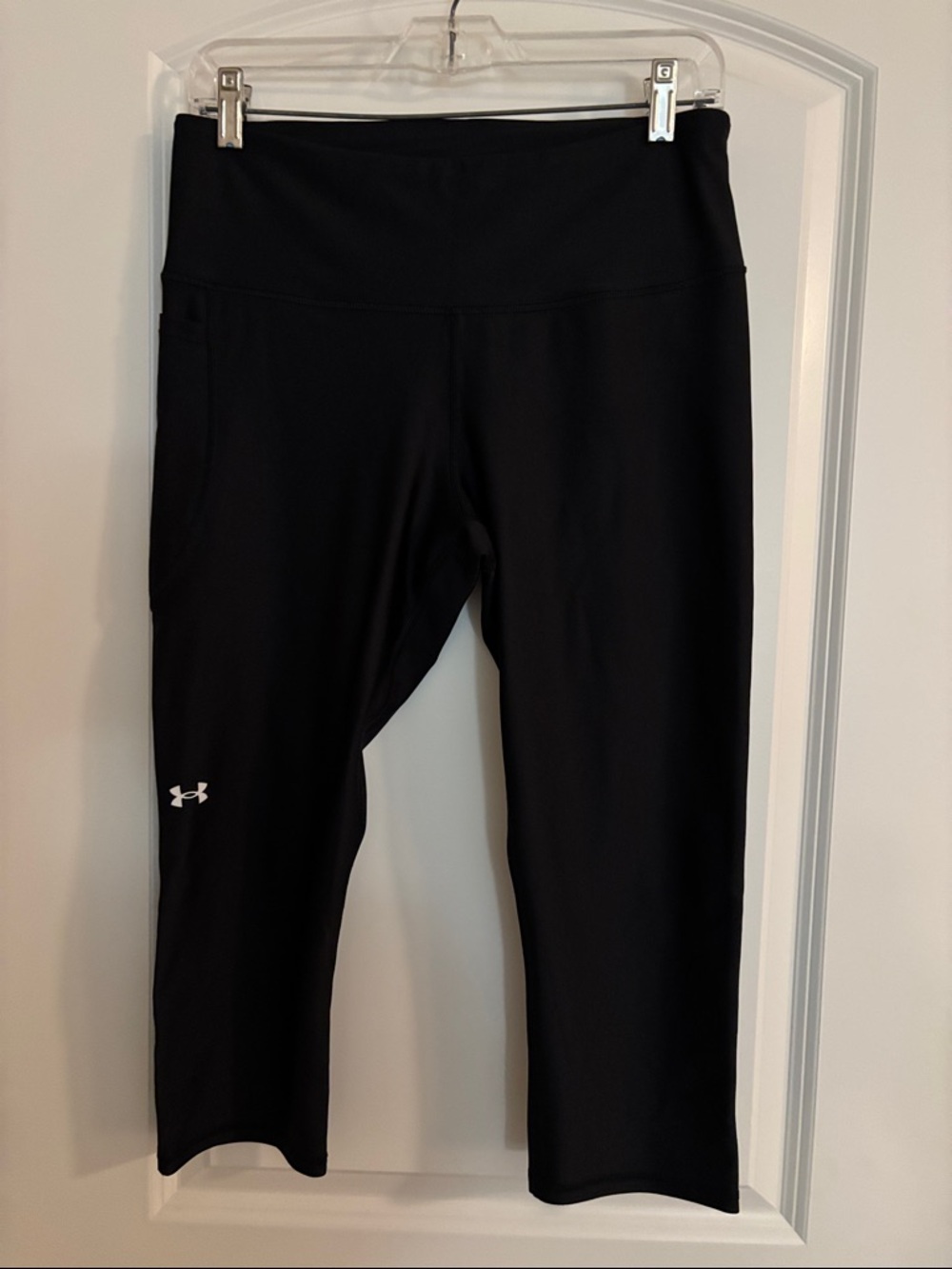 Under Armour Black Cropped Performance Leggings